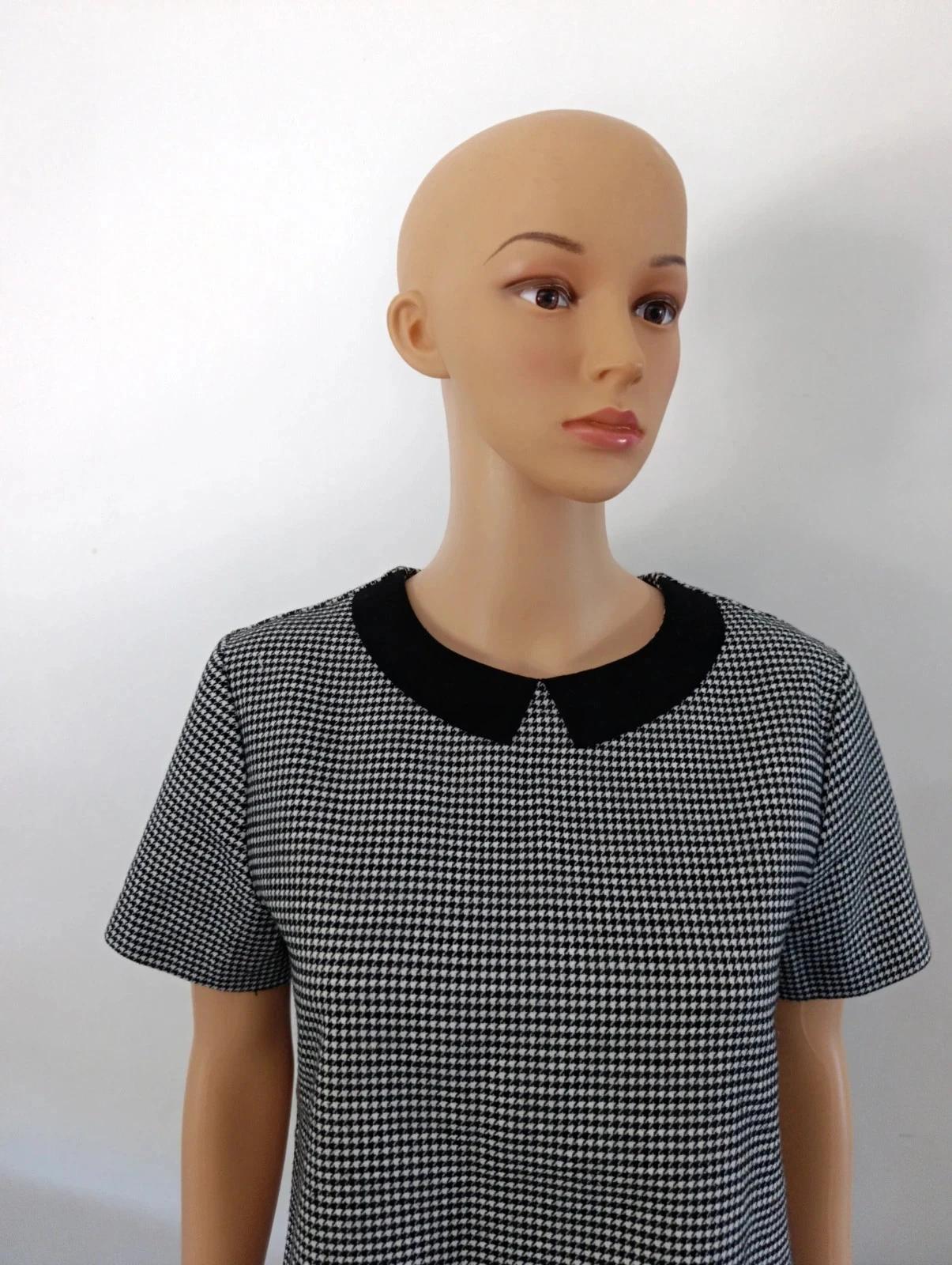 Kiabi women's T-shirt size 38 – black & white houndstooth pattern – chic contrast collar – photo 3